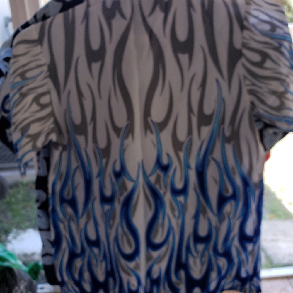 Shirt - Picture 2 of 2